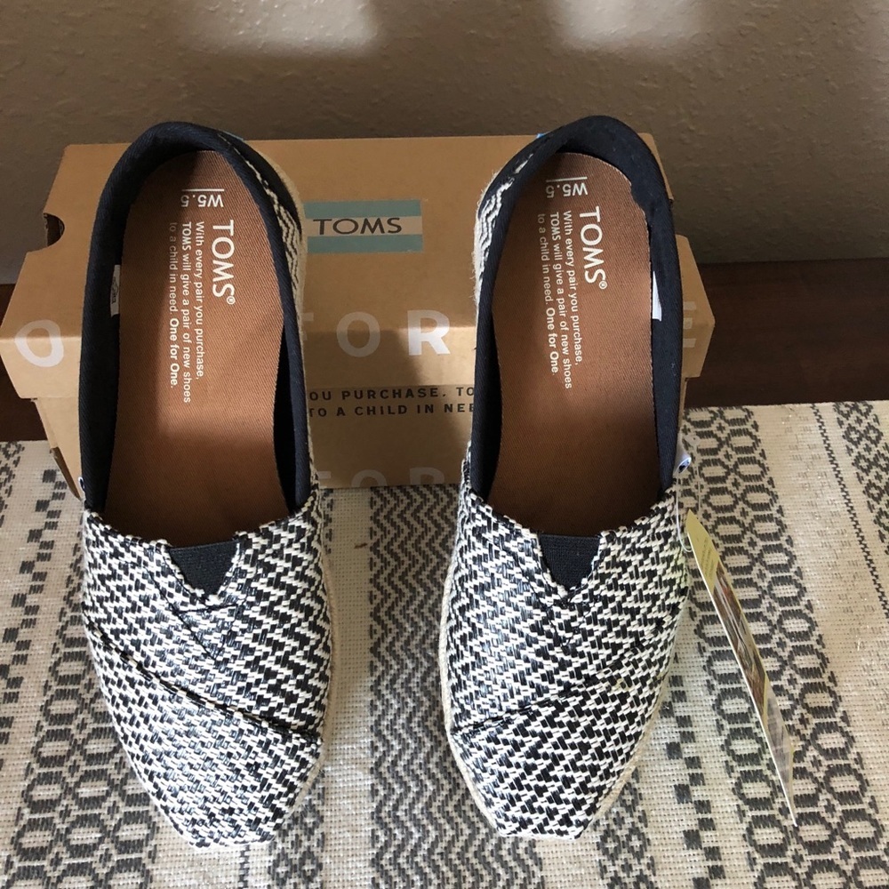 TOMS Woven Rope Sole Flats - Picture 2 of 4